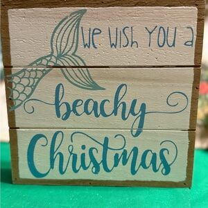 Beachy Christmas Holiday Sign